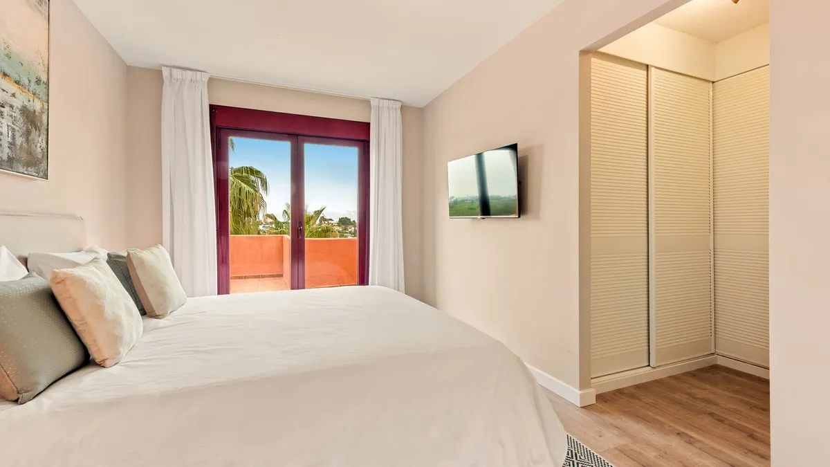 b3bf755d-07bd-4a28-8bba-c48c98122beb