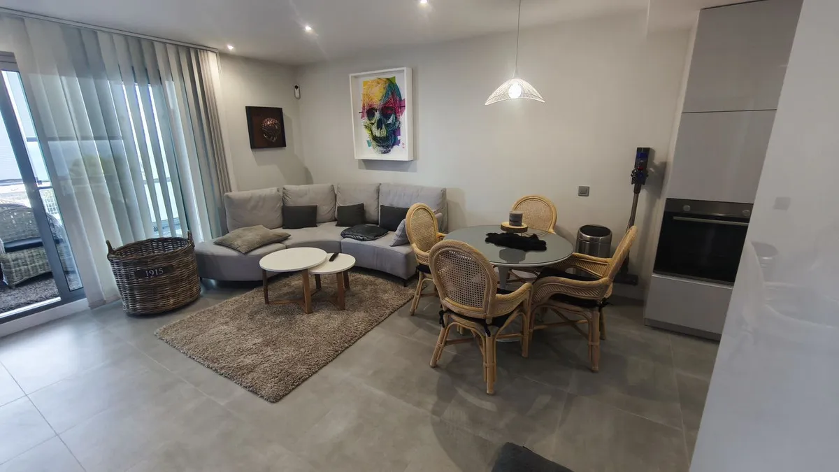 424a069c-90fd-4d23-b7bd-28bb6dc3159b