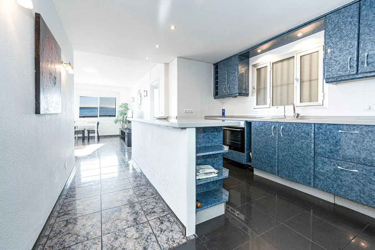 f5b3ef78-5346-4559-8a33-398cf227dd68