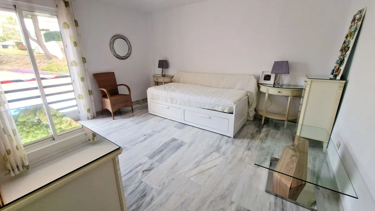 d3304153-2a77-425f-bc22-37ea78775b00