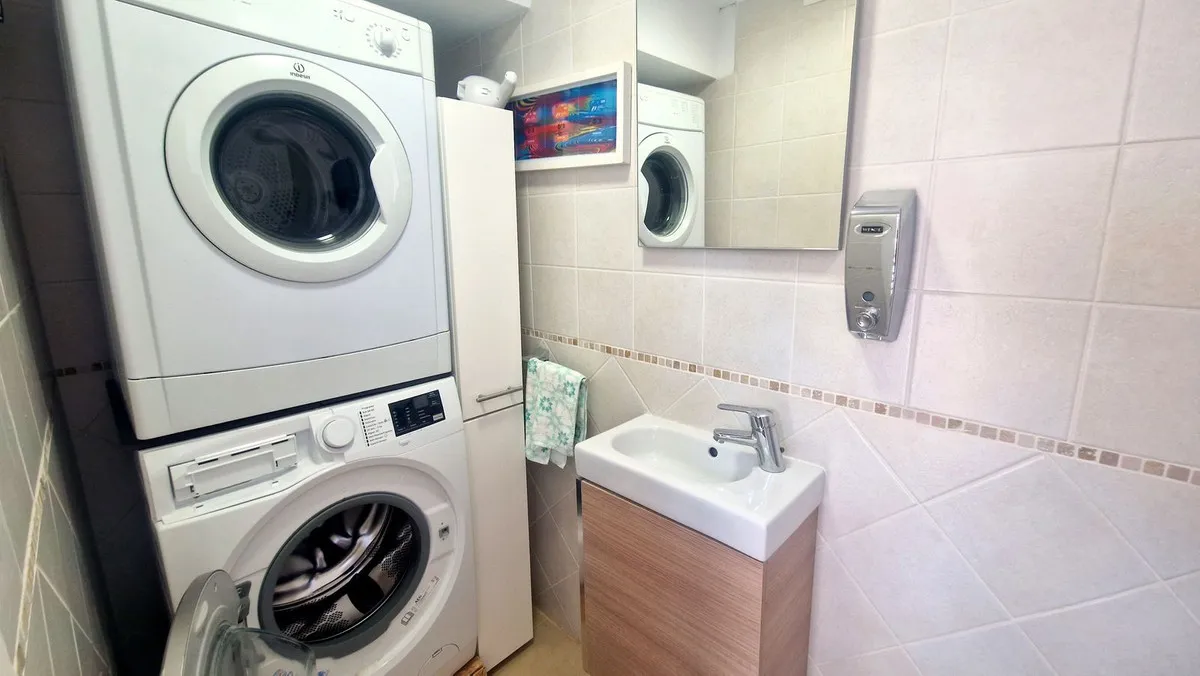 ea74a57a-0a44-46c7-9ffa-c74e608976ba