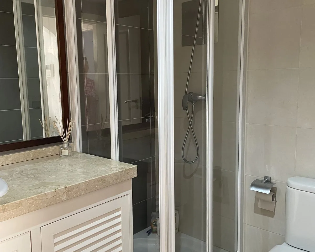 355b799c-66de-420f-bdbe-9b41570d9302