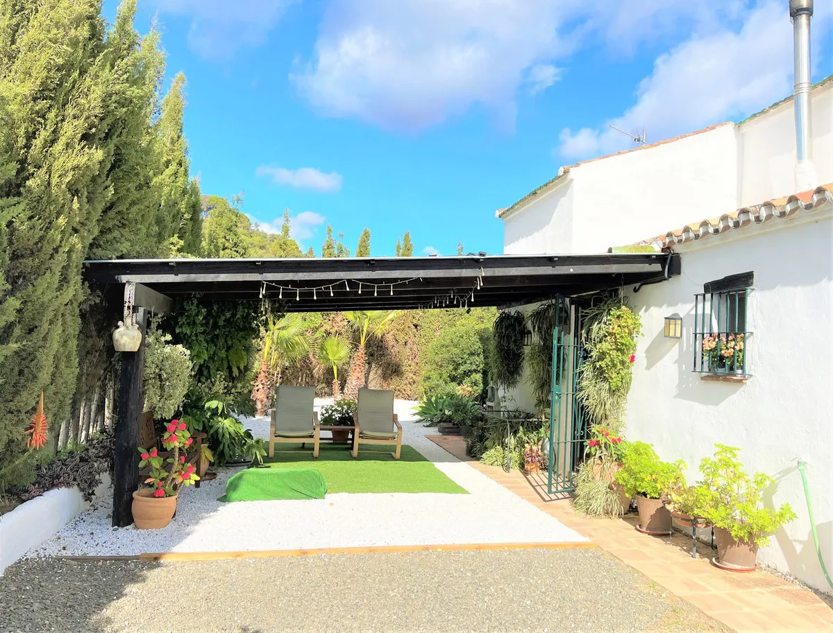 7ae88d7b-67dc-443e-bf31-427cf379fc58