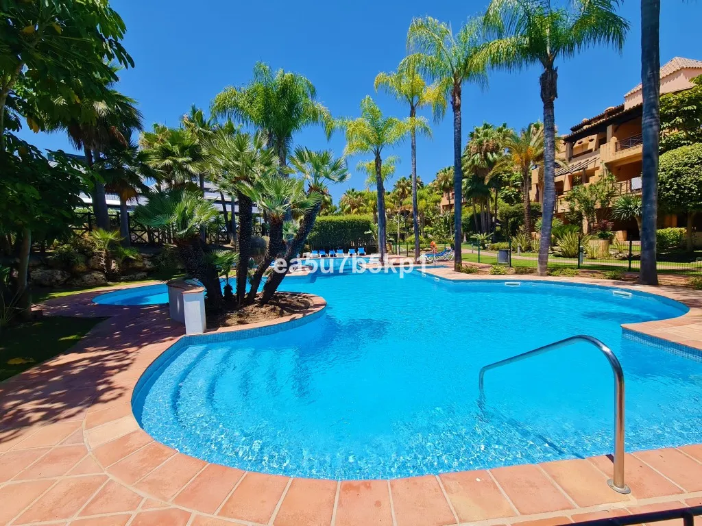 0104f159-5a93-4da8-a461-f292638993cb