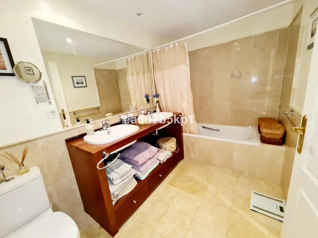 42313104-bff0-4c2d-a538-6be665f4b305