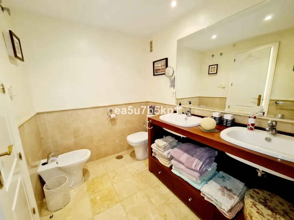 878ba818-05b5-4f59-b656-bdf682558f0e