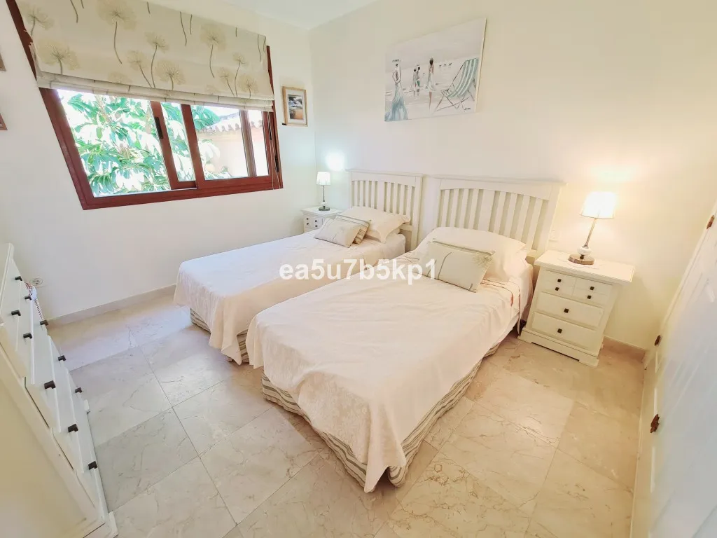 90f8d4e8-135d-4dd5-8b15-a752b45966d2