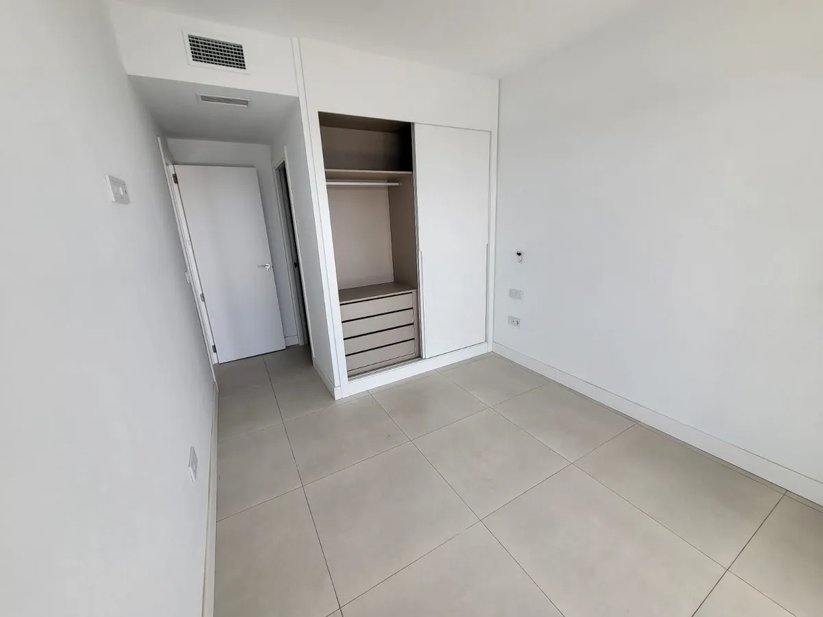 206f4628-98d1-4e4e-aafb-274638e0c111