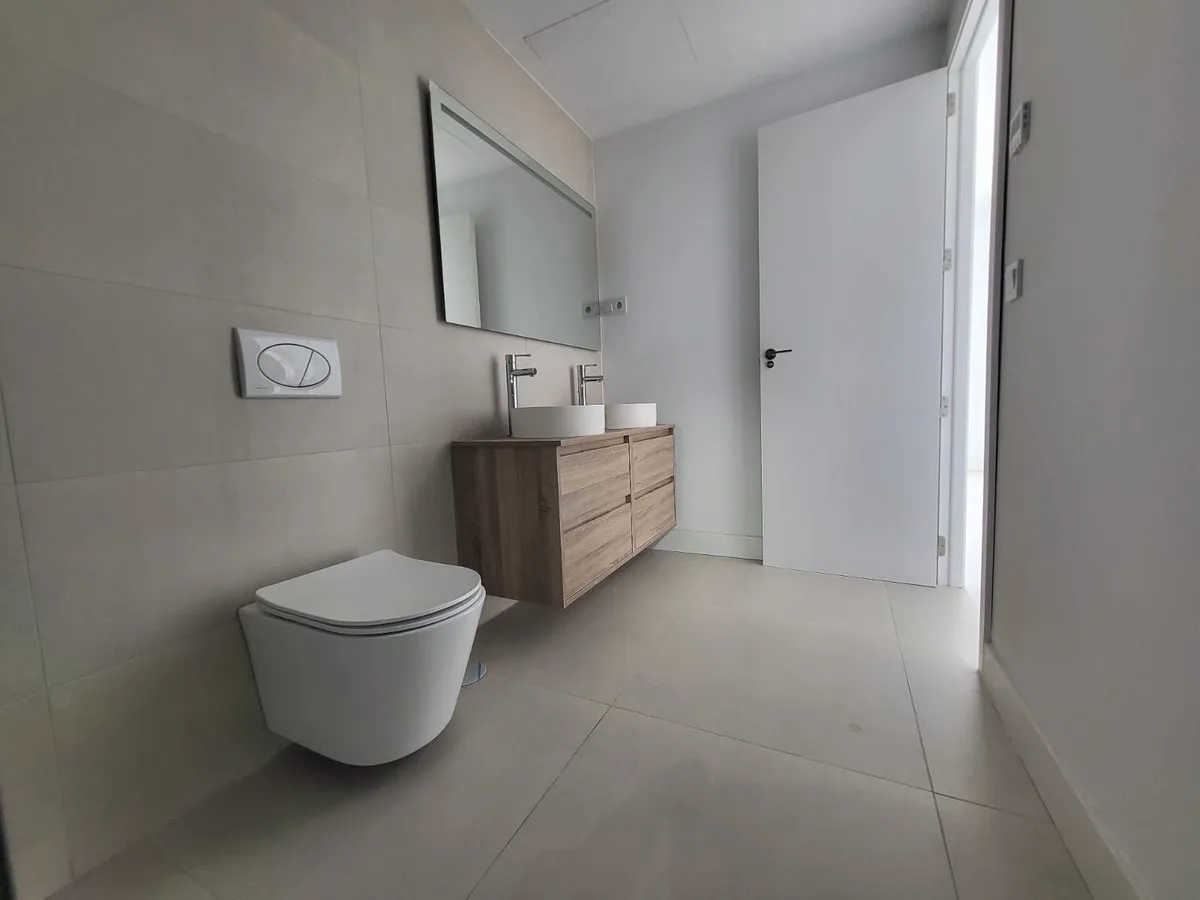 f034dca6-47a0-4f72-abb1-dca3db99a54a