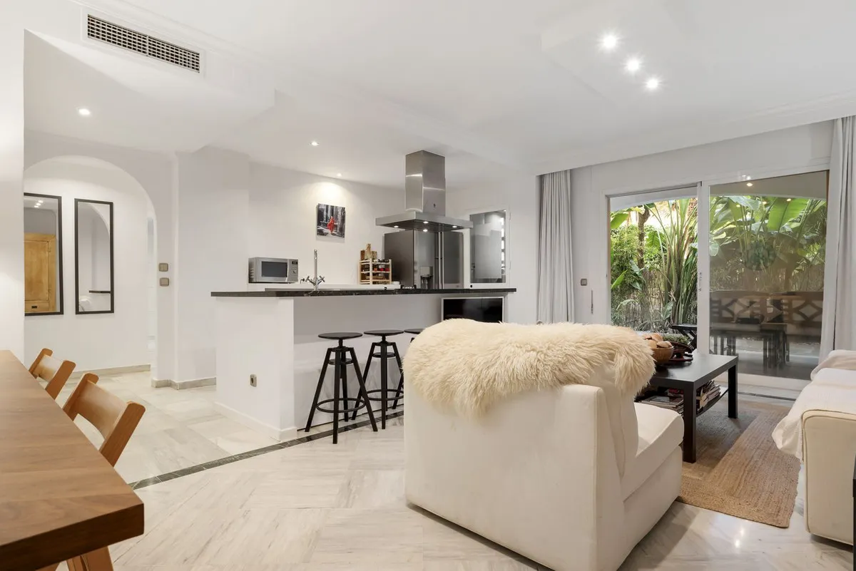 dc8235b1-89c5-41e4-8781-a5d5d59fcdd7