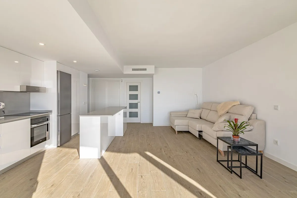 21c8c169-6ddb-4319-a506-4b38aa2c34e1