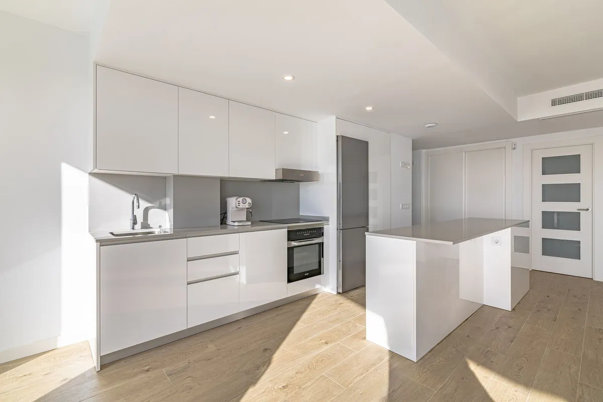 f9cb704b-d4f7-4d7c-ae5a-883e8b727168