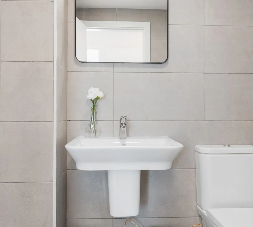 adb1415e-9c83-4039-94bc-4770a4376c3d