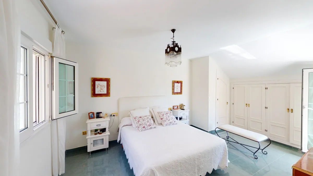 3297ce3b-cb54-4e8b-b8b7-e3c94aeb1bf9