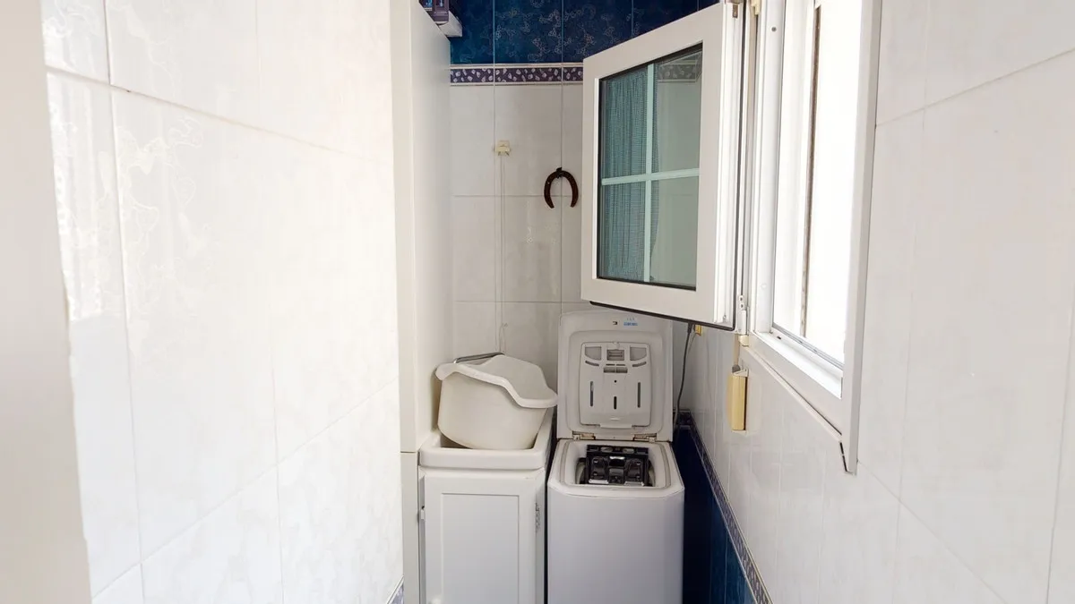 b8f0d3fe-eb8e-475a-bbde-26df2c76ae98