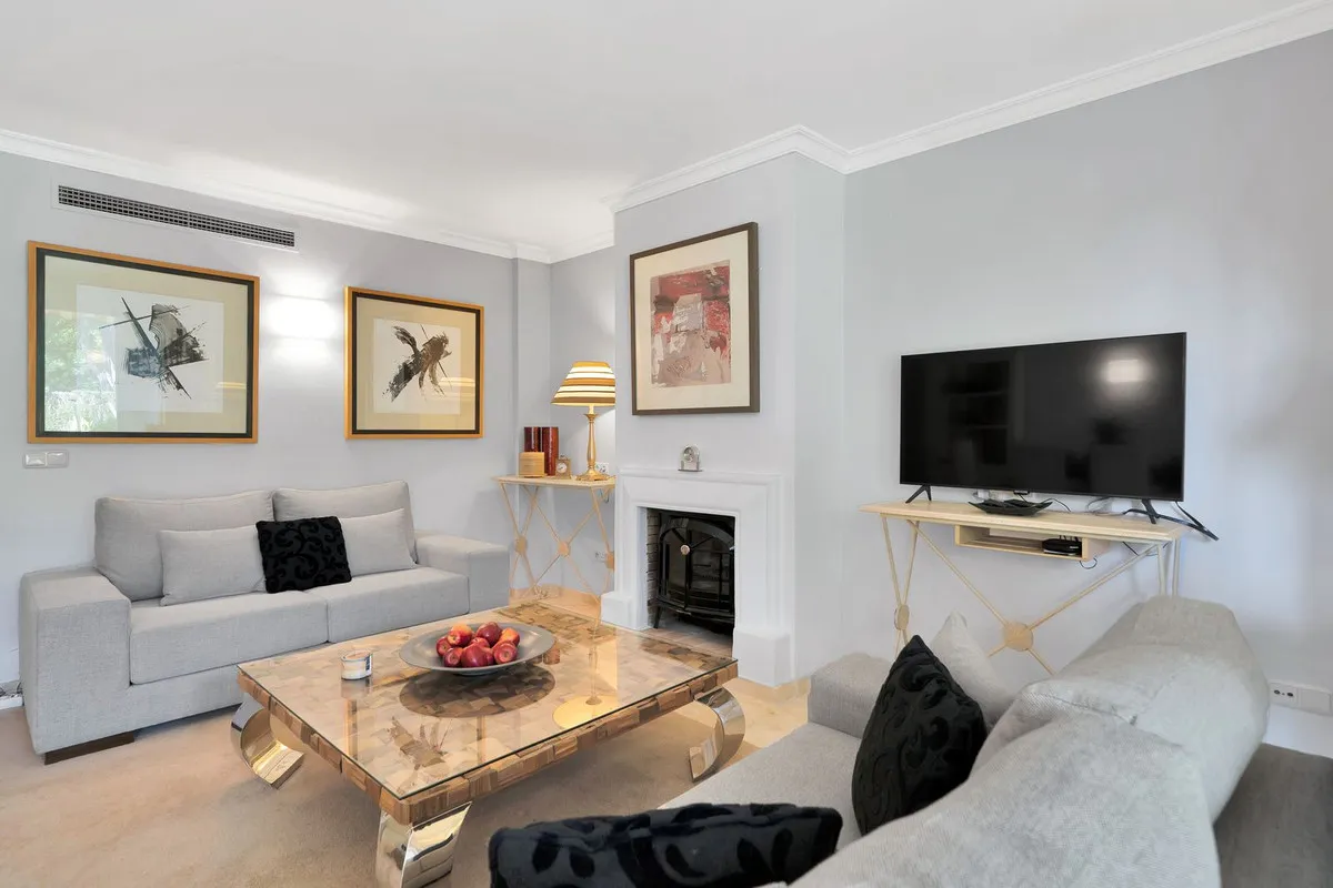 22269b81-15c6-407d-80d5-5a0b9875328b