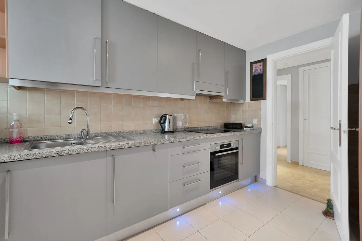 c7c98793-629c-4fe0-aac9-f429d7e053e6