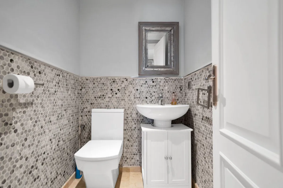 f099fb87-adf9-4e34-98ad-aab3da4fd45f