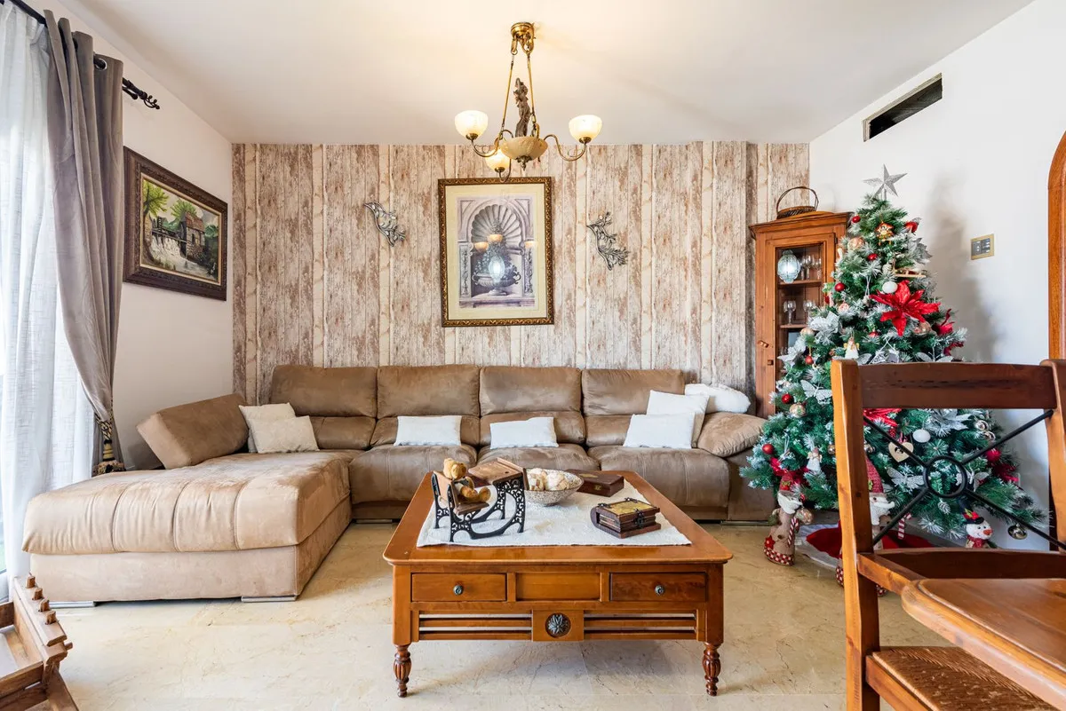 22437850-8f9b-4903-abf4-8fcd5e8ee336