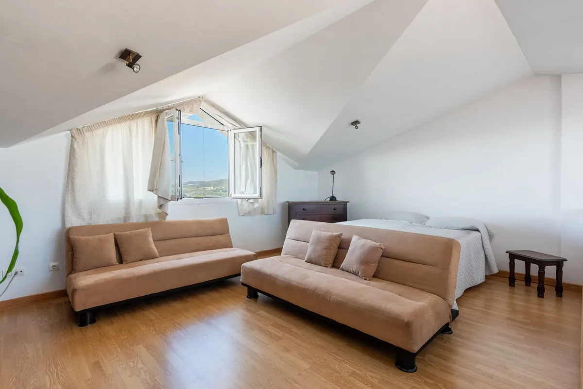 ee881c29-8d36-40c7-b6a9-62b4800ffda4