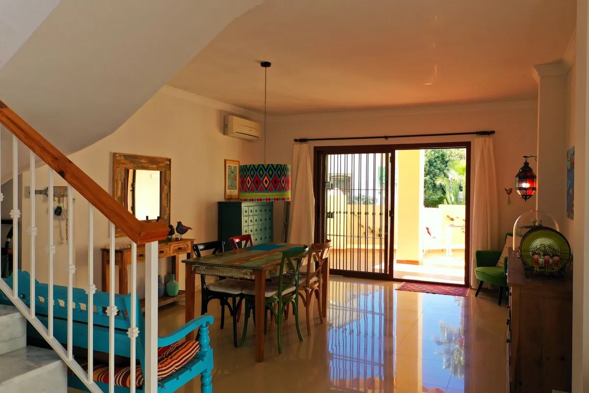 ec447630-ac66-4de0-9792-4c2357e04261