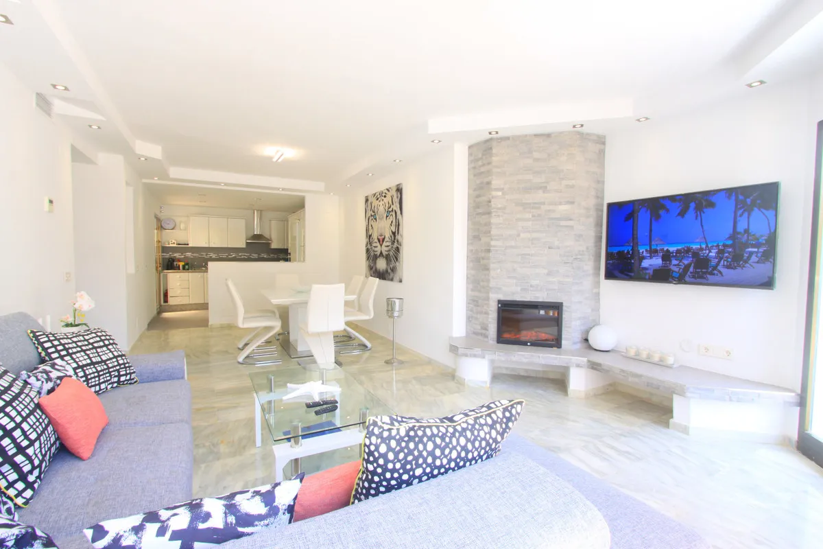 0a59b96f-cfb0-403f-b2da-fe902da629cc