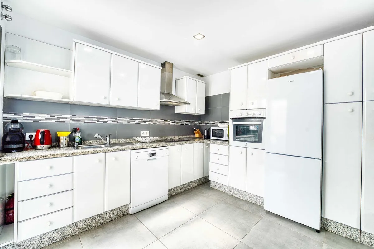 73637bfd-be12-4b48-ae79-f4b3973d7c78