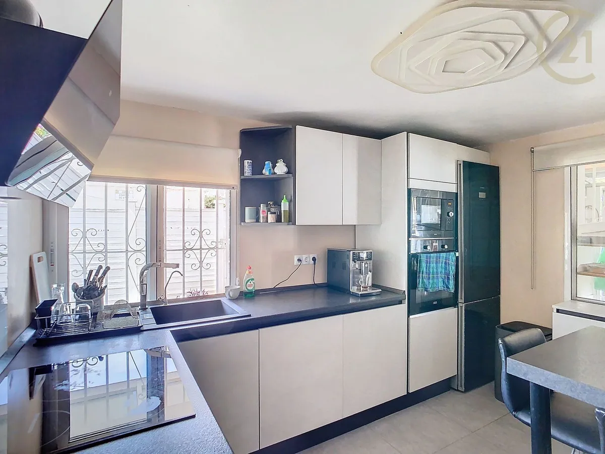 77c78256-d54b-4307-b062-69d8dc873634