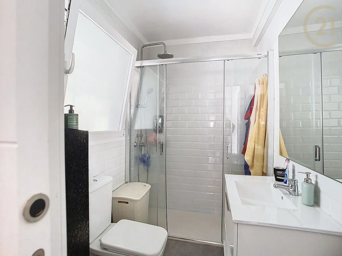 9f092370-e5e3-472a-a2f2-3dd6392e1824