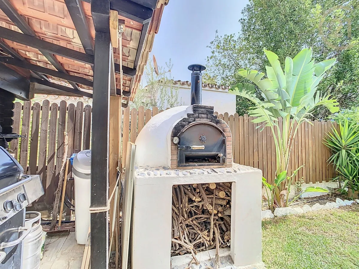 d1539d9e-498a-410d-8da3-cc61a4f03d40