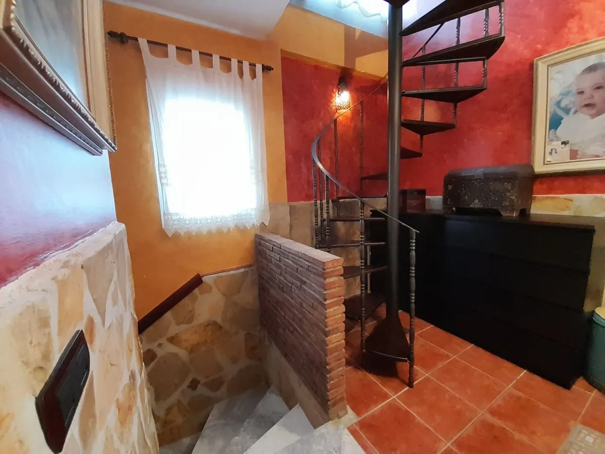 8b564b7b-0e9c-4938-8d96-742e81d3aee8