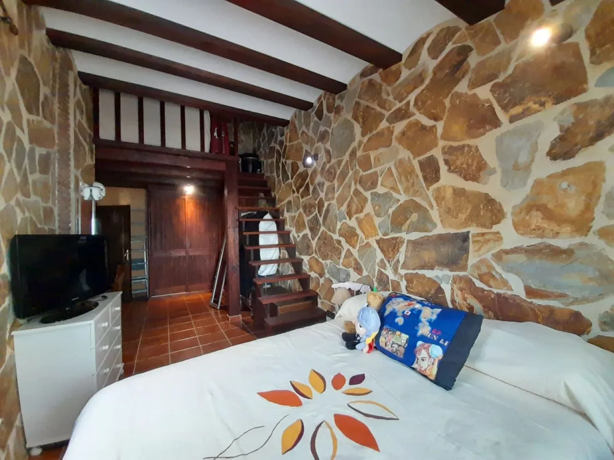 e4c4361d-4c6f-4b3a-b95d-9201886a3cd5