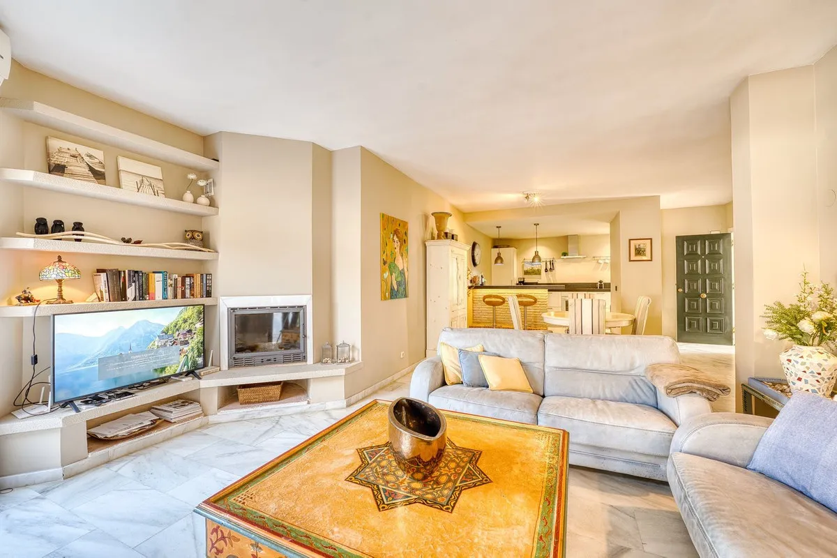 0479c9da-efa9-40ba-9cda-32d323656ca5