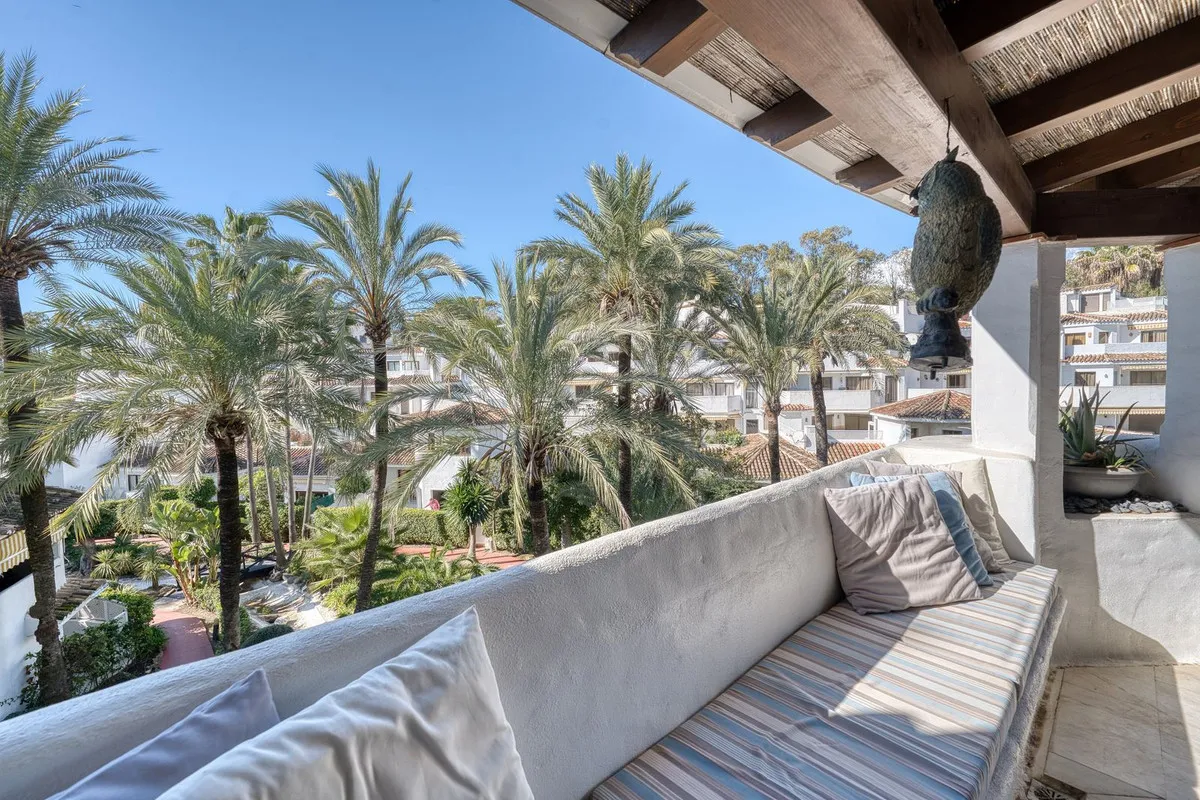 acd05983-091b-4a84-8bff-b198406bdf61