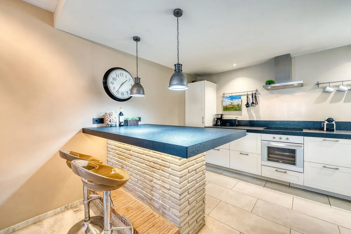 cc71a0a8-1b6b-475b-9806-bc3612486886