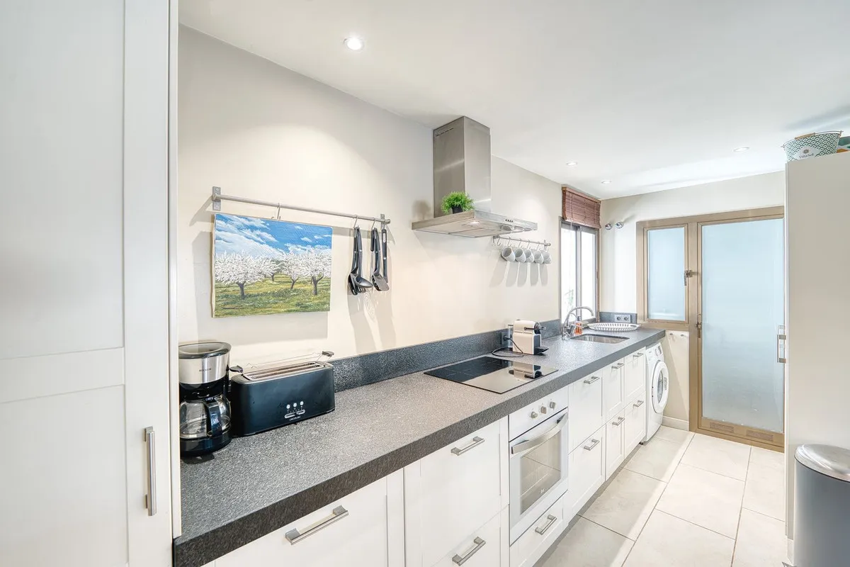 d24d1b47-2e06-440a-a936-036acaeaeaa3