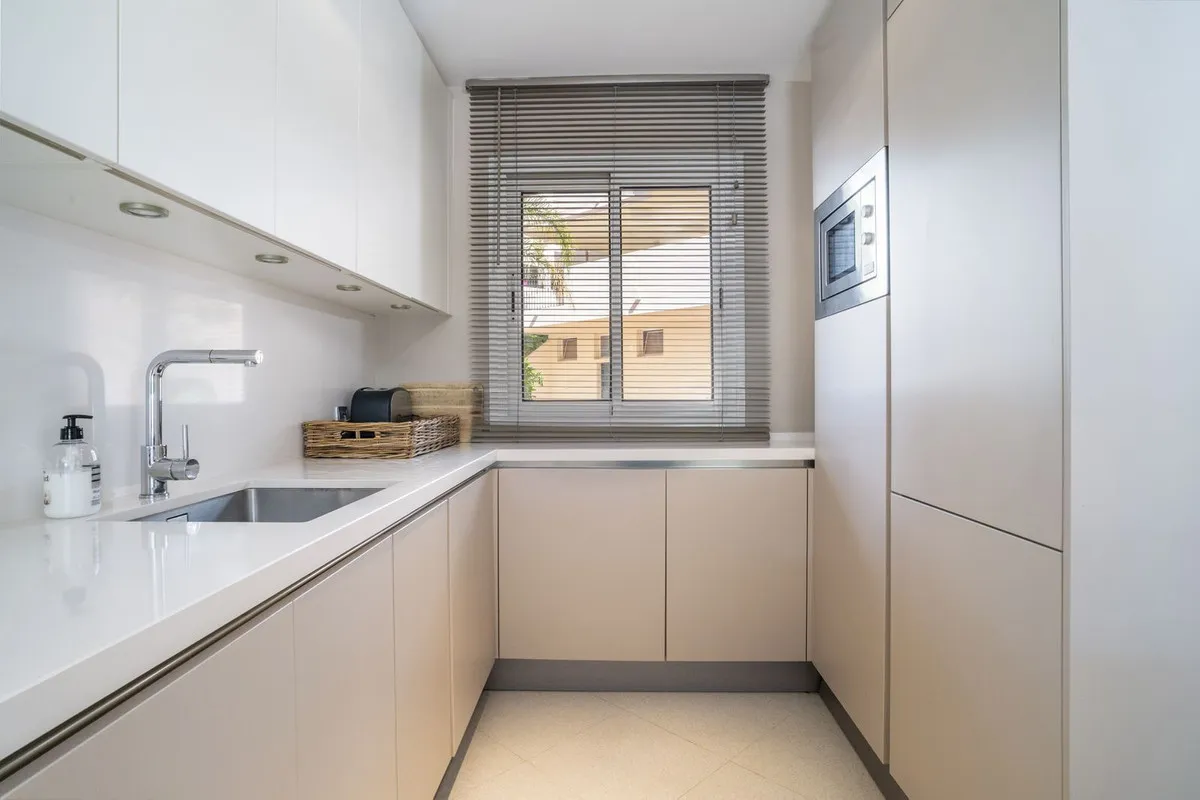 2581745b-79b5-4d0e-859c-b389c6efd259