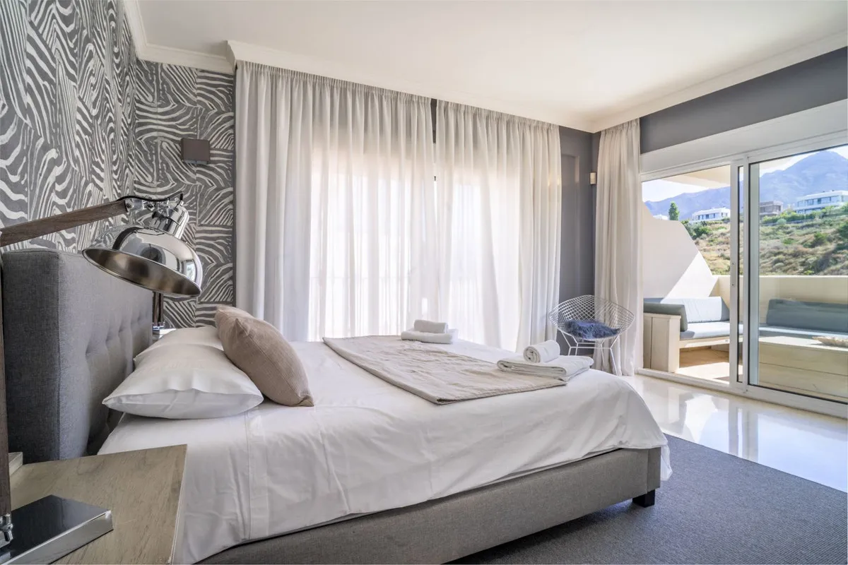 2cb9a8c0-ca15-467f-b31d-ac4ffb4d96eb