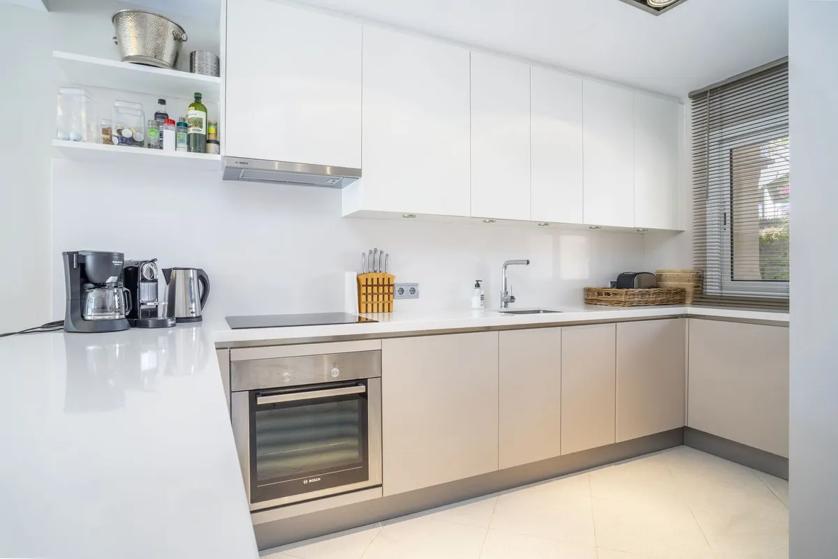 afc49bf7-6217-4e6e-89c7-f97cb8c71ea9