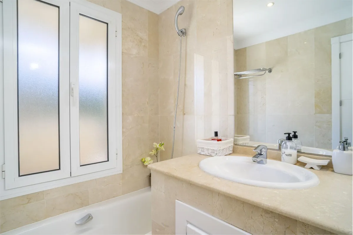 b575b9d0-ccf1-4d68-8c9a-3a5b15b21a56