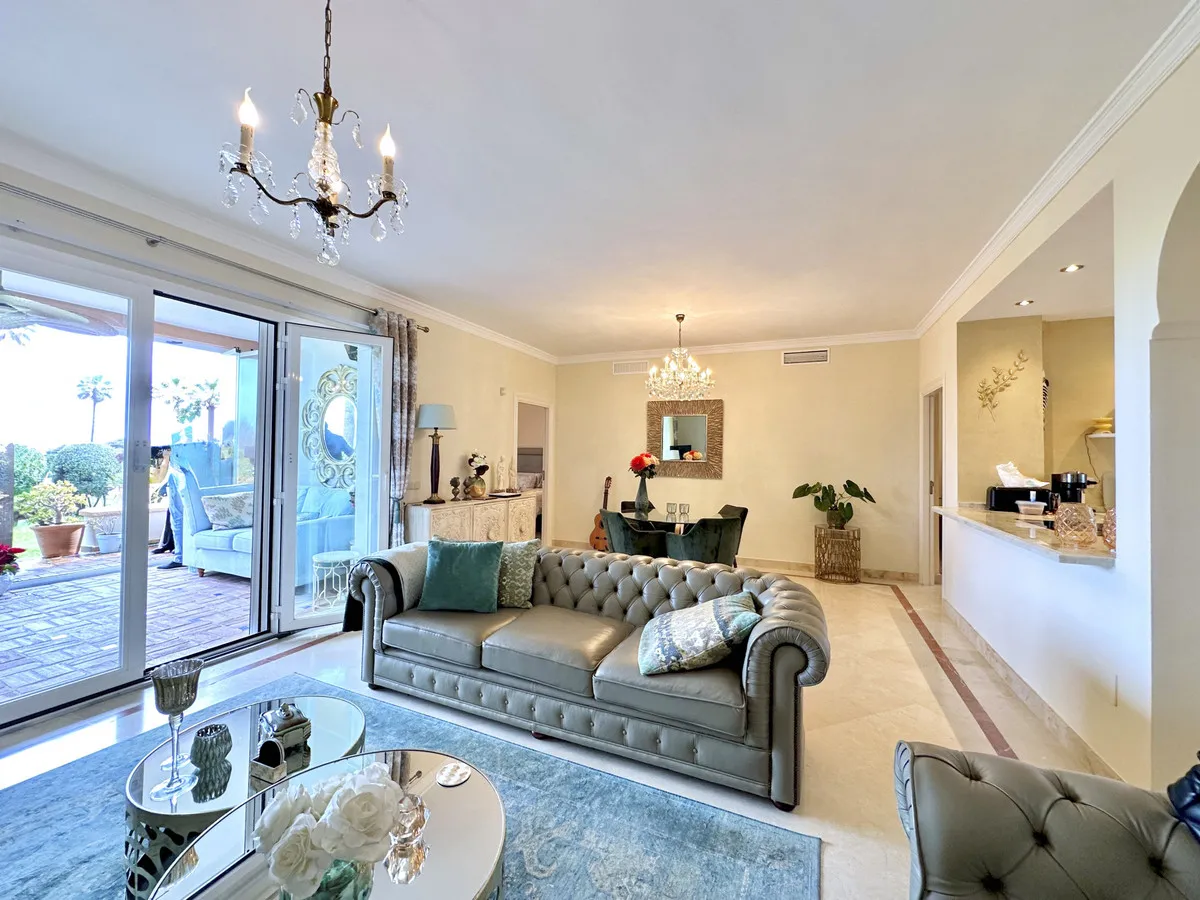 26fe7ccf-e0f8-4c12-9726-d5bb8e2d889b