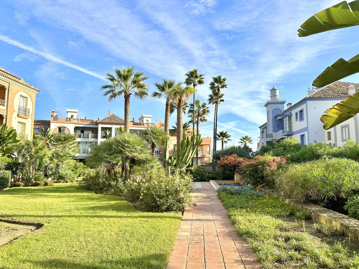 323f42cf-5b69-4105-85b4-9e474d5be881