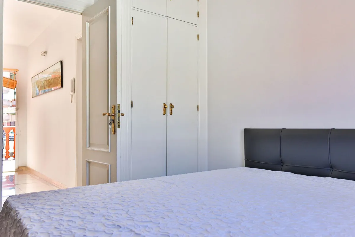 4dfc842b-12de-4483-8619-5e1c0f55a954