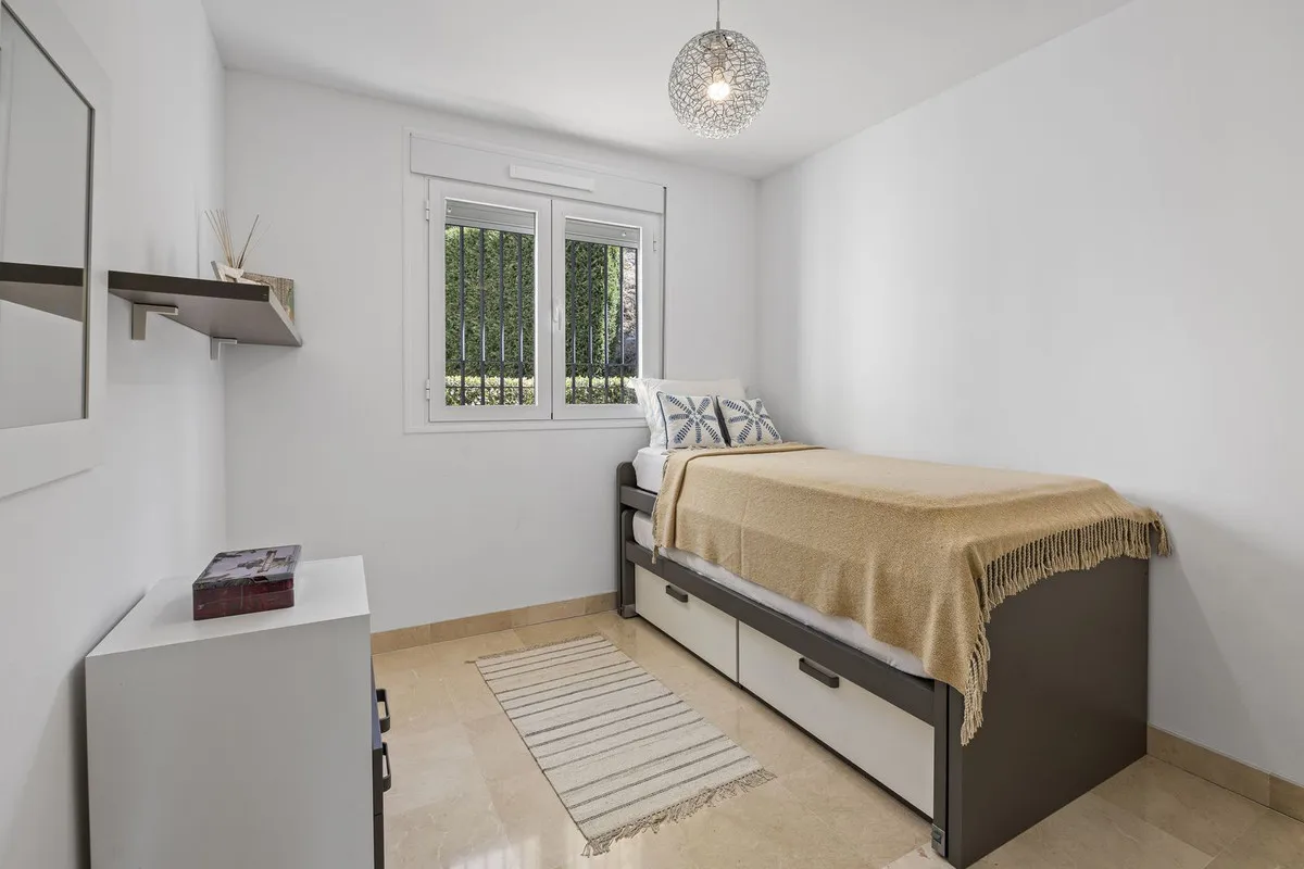 00383882-3522-46ef-9e9c-6c4b247d45d6