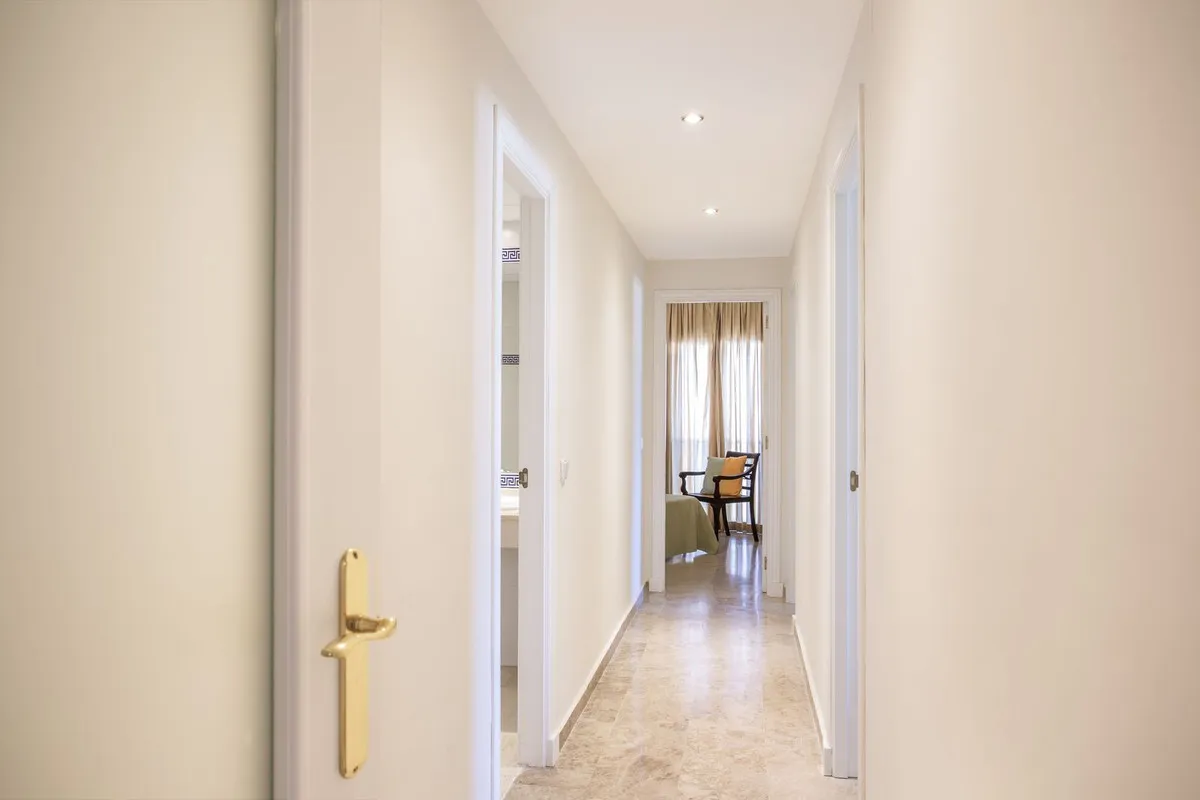 b133b856-5f09-4ed1-933c-772bbd6fc102