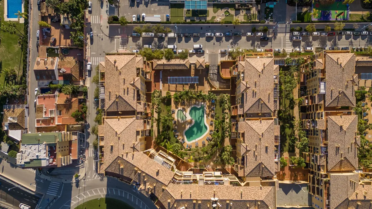 cea79738-b8d8-485f-9459-0148c0b68fbf