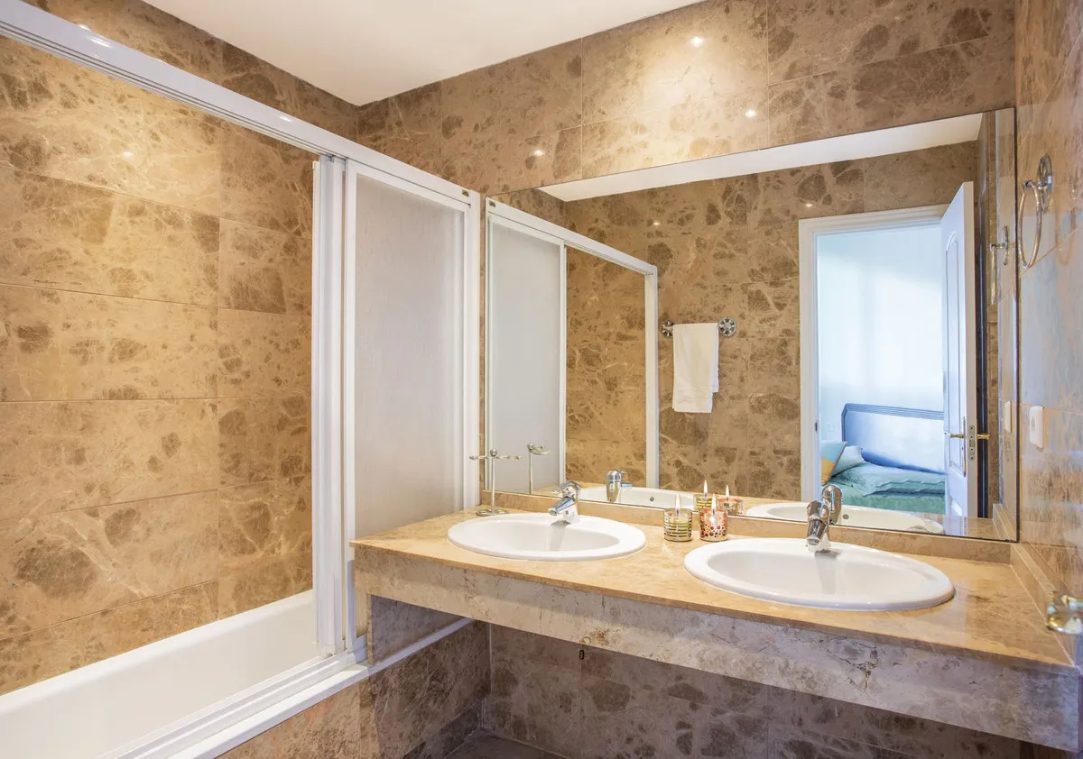 da931fa2-37b4-4745-b166-ee82d4d3b25b