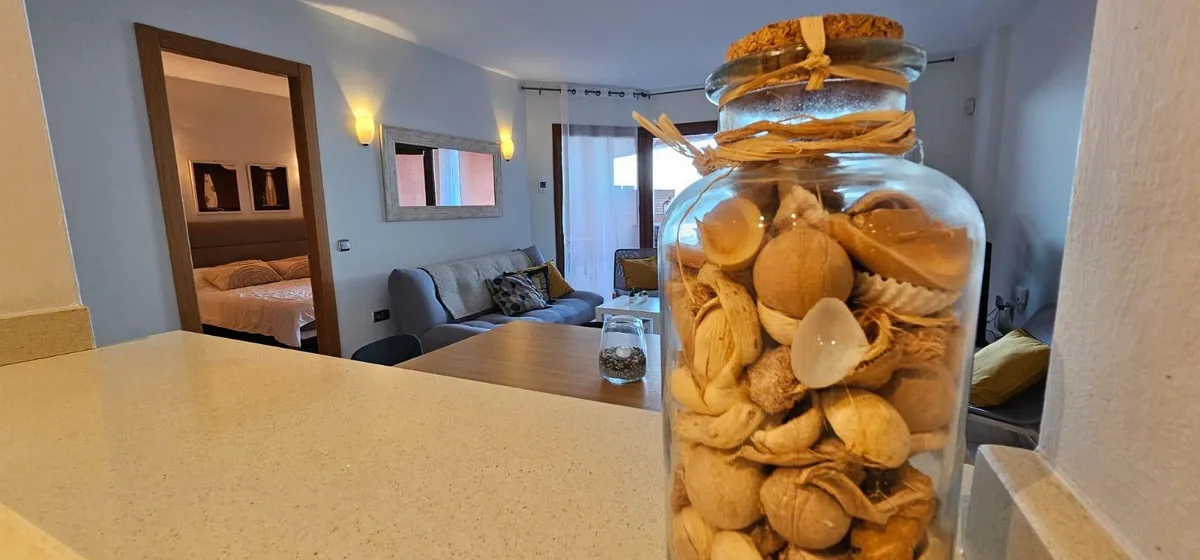 647fc30d-c4a5-46ff-8f26-01a57ee37811