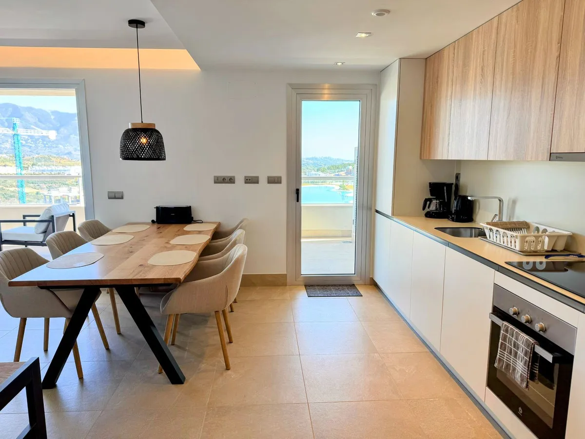 06336c4c-2d0b-400d-8928-210b25cb4634