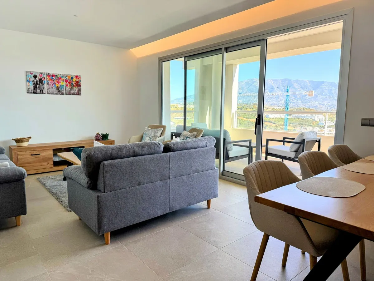 e28e1fa2-501d-4cce-8ae5-20286ac3e25c